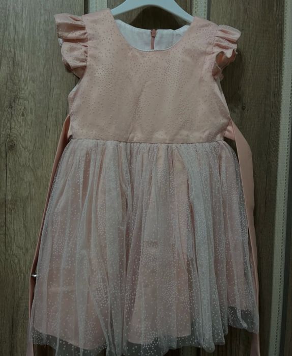 Продам платья детские