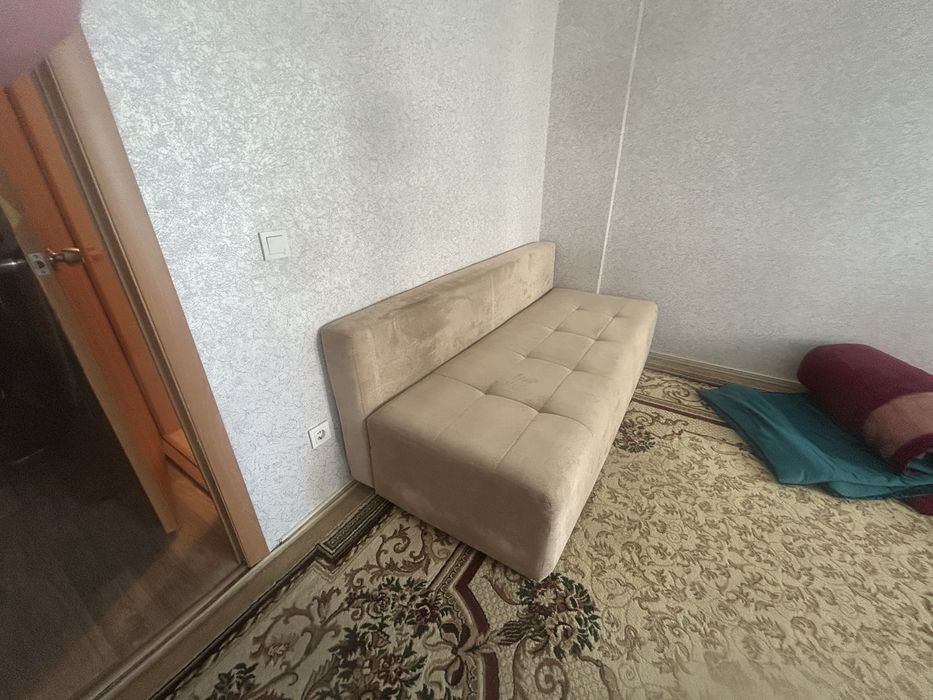 Отдам диван бесплатно.