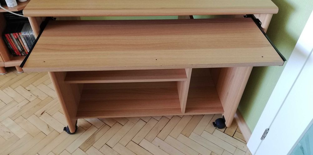 Продавам офис бюро