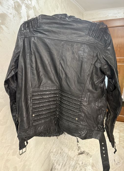 Мъжко кожено яке REVIEW