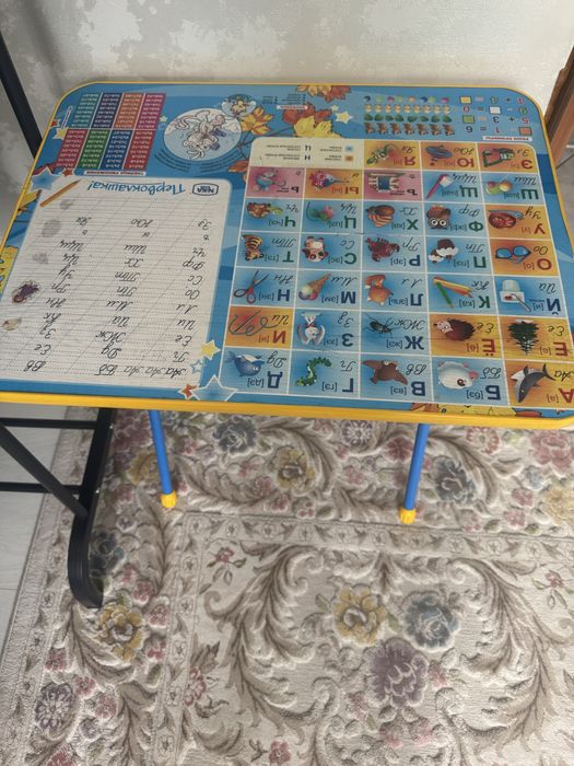 Продам детский стол