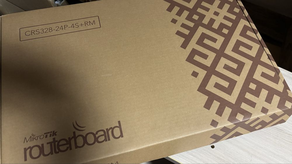 Коммутатор Mikrotik CRS