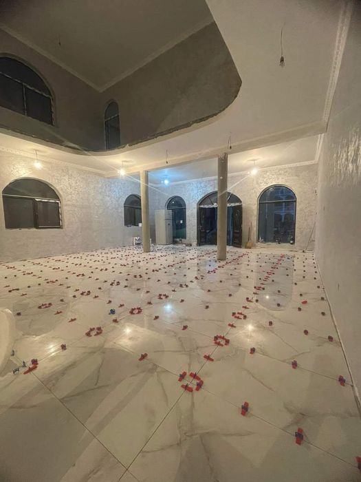 Zugrav lavabil 5 lei mp stratul . glet 10 lei