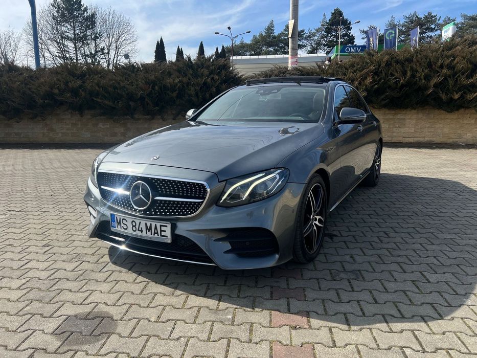 Mercedes-Benz E E 220 PANORAMIC -AMG-4 Matic- Burmester