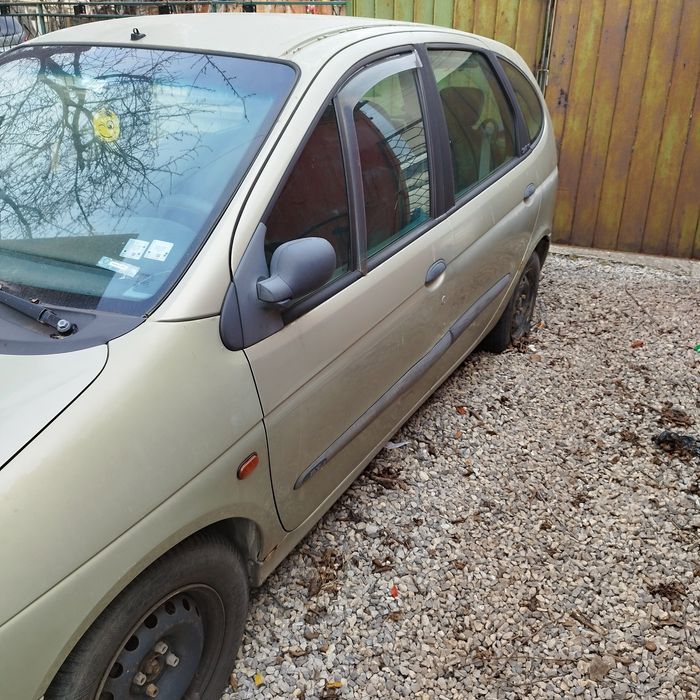 Рено Меган Сценик