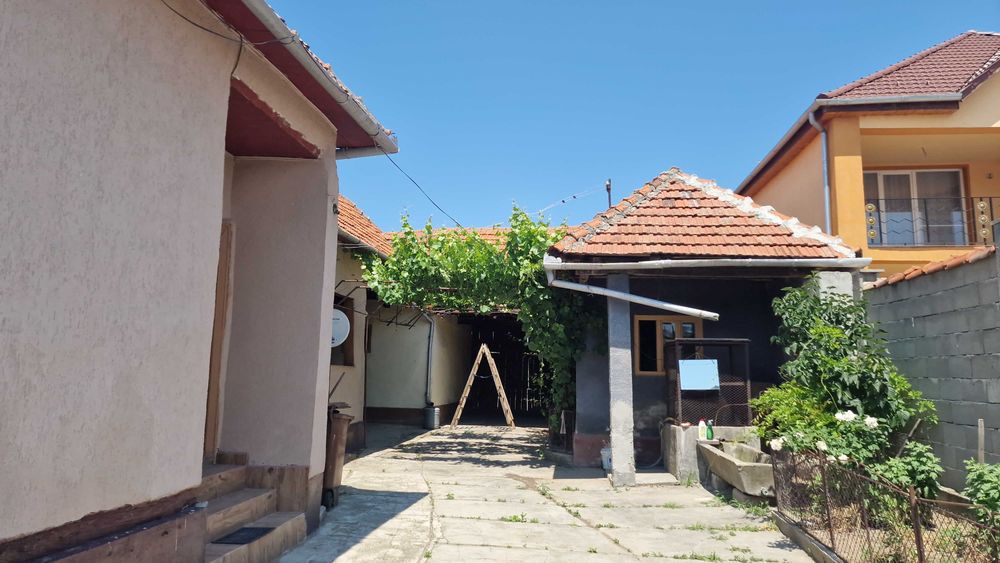 Casa de vânzare cu 4 camere în Bocsig, Arad + Gradina 1000mp cu 2 intrari