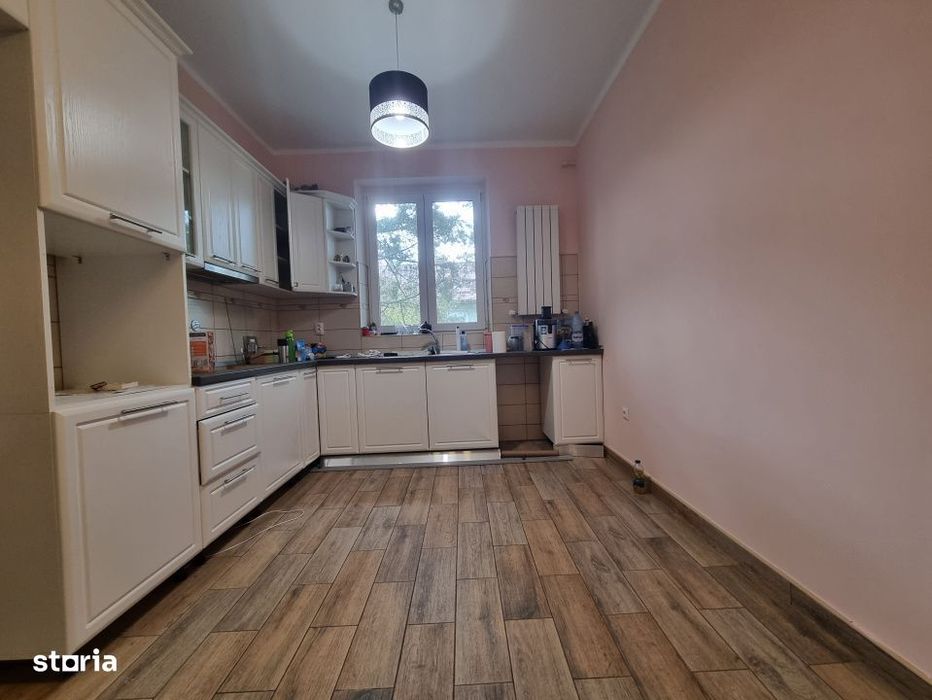 Aviatori-bloc tip vila- 2 camere- renovat recent- boxa pe acte si pod