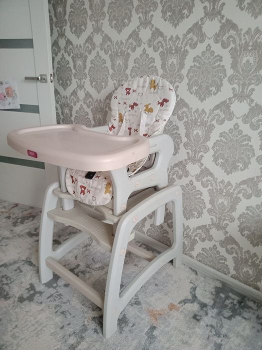 Столик детский в хорошем состоянии