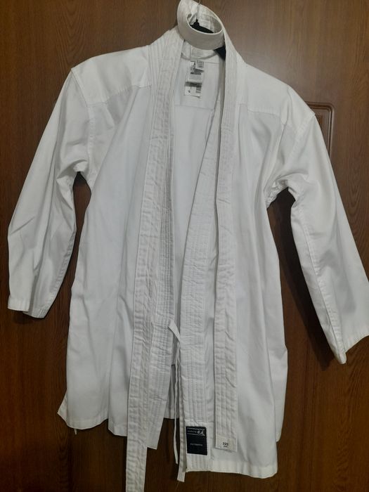 Costum și centura  karate  marimea 150