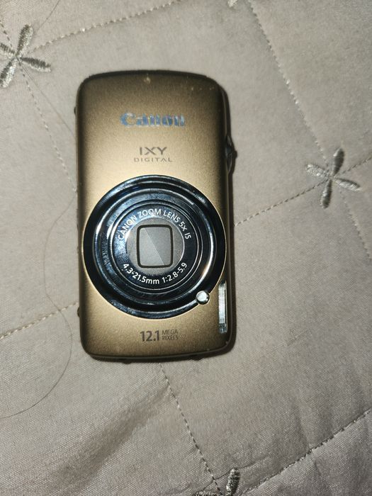Canon IXY digital 930 IS