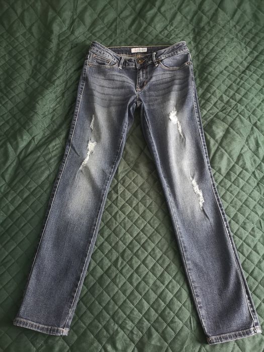 Blugi dama Guess marimea 27