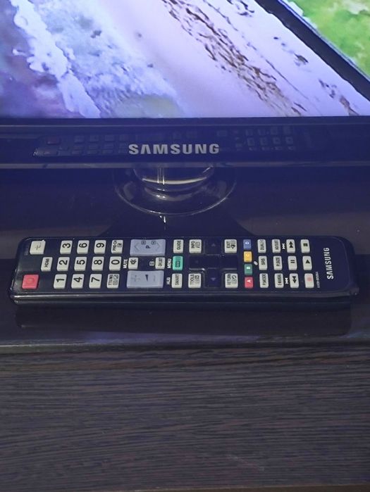 Телевизор Samsung 102см