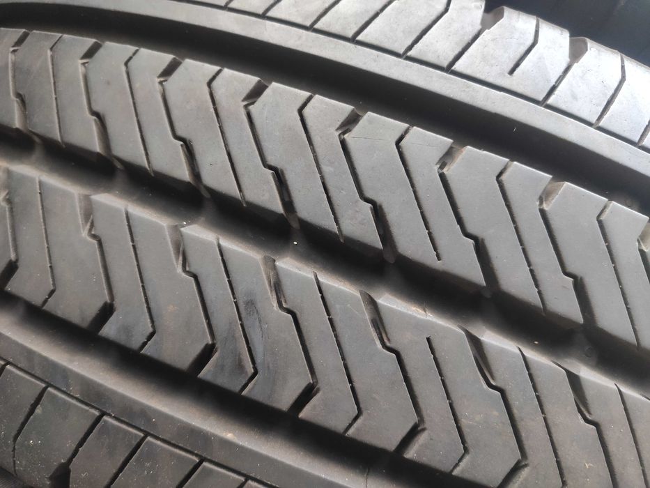 2бр Като нови летни гуми за бус 215 65 16 С - Barum - DOT 2025