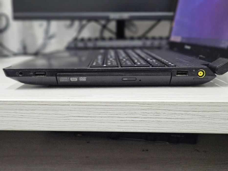 Noutbuk lenovo B590