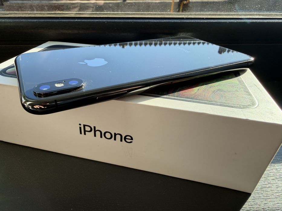 iPhone XS Max | 64 GB | Black | Neverlocked