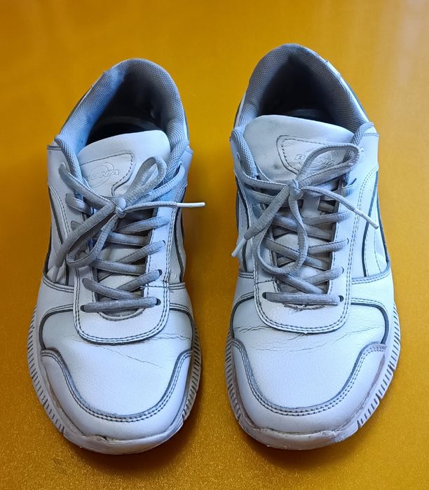 Кроссовки кожаные