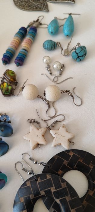 Бижута от различни материали