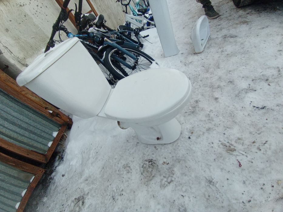 Унитаз хорошо состояние