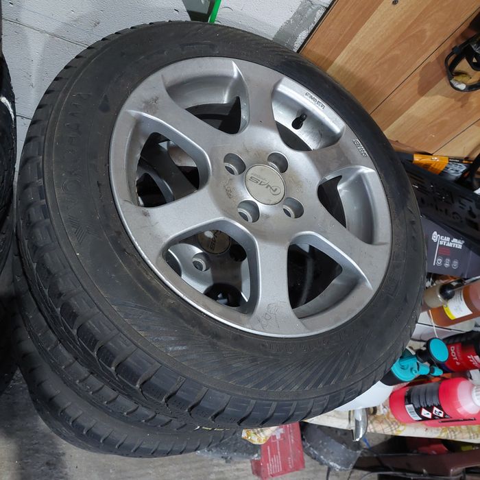 Jante  pe 15 ' / cu cauciucurii  de iarnă