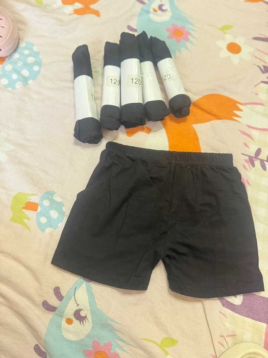 Комплекти, рокли, гащеризони и други дрехи