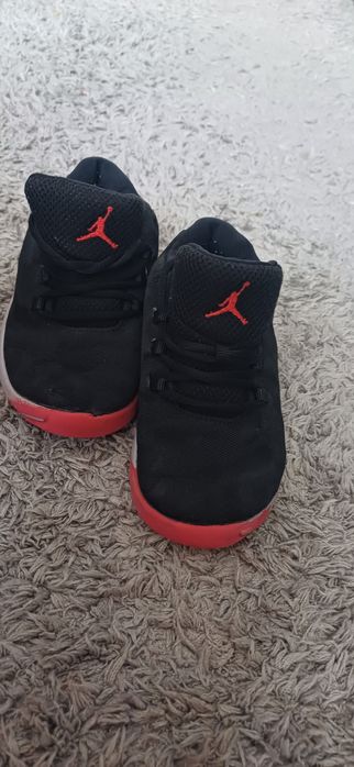 Adidași Jordan, mărimea 27