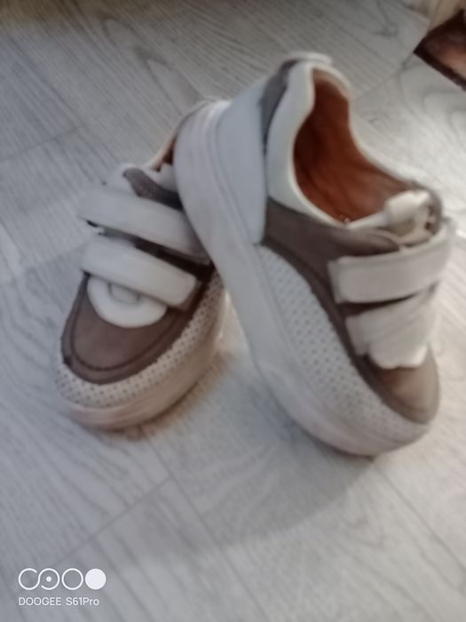 Продам детскую  обувь