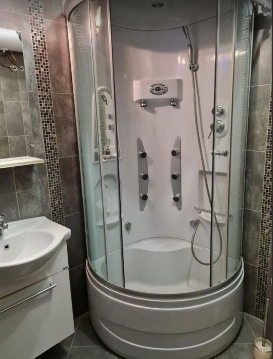 Дава се под наем Двустаен апартамент в Пловдив, Център - 55 кв.м за 459 € - Снимка #3