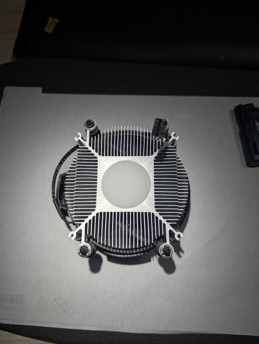 процесор AMD Ryzen 3 3100 + охладител Wraith Stealth