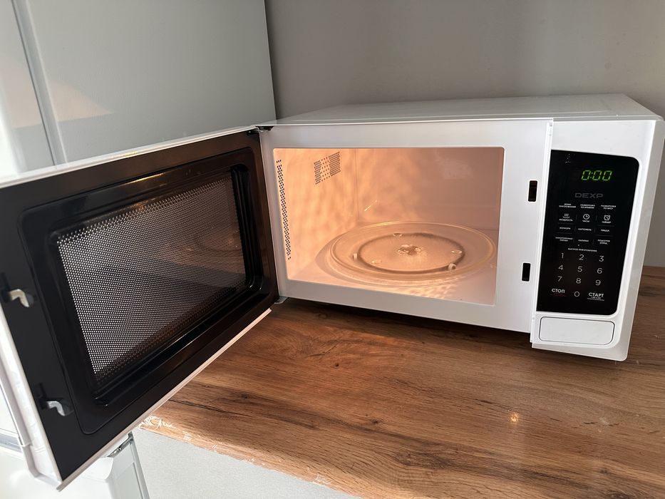 Микроволновка в отличном состояний