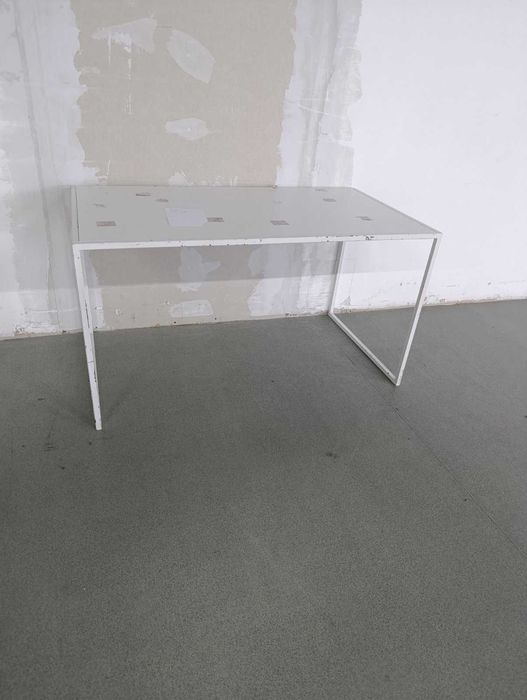 -	Желязно бюро с дървен плот - 130/70/70