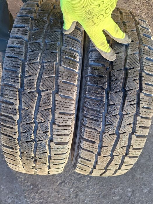 215 70 15c michelin agilis