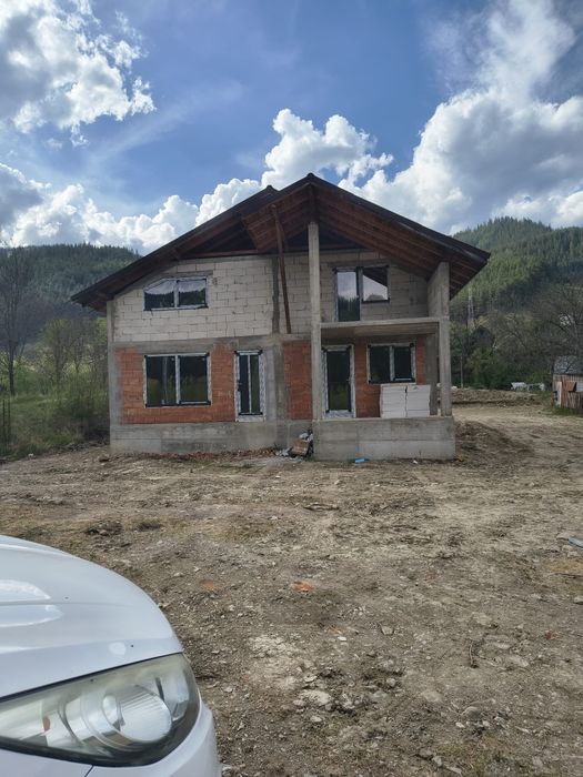 Vând Casă la Roșu .Com.Tasca ,jud.Neamt