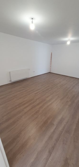 Apartament la curte