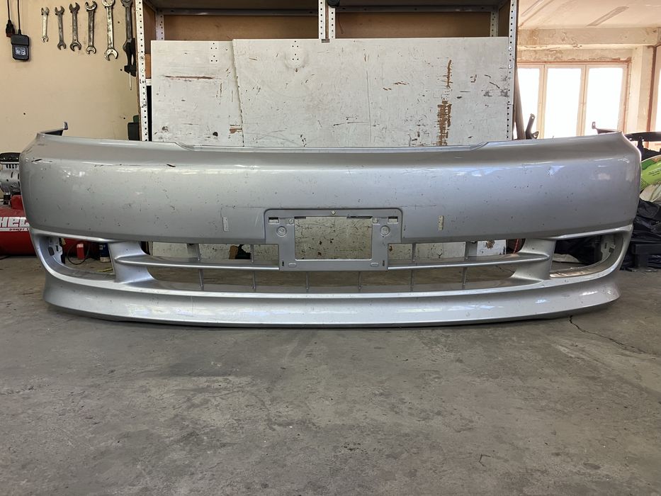 Предна броня за Toyota Hiace Тойота Хиейс 2006-2012г