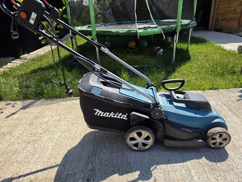 Masina tuns iarba electrica makita