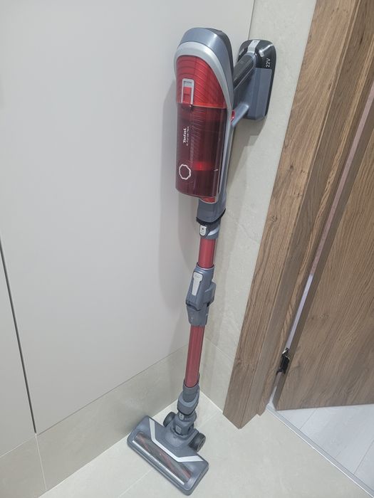 Пылесос б/у но   почти не использовал