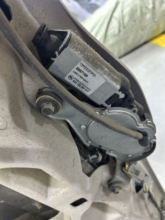 Задняя дверь от volvo v70