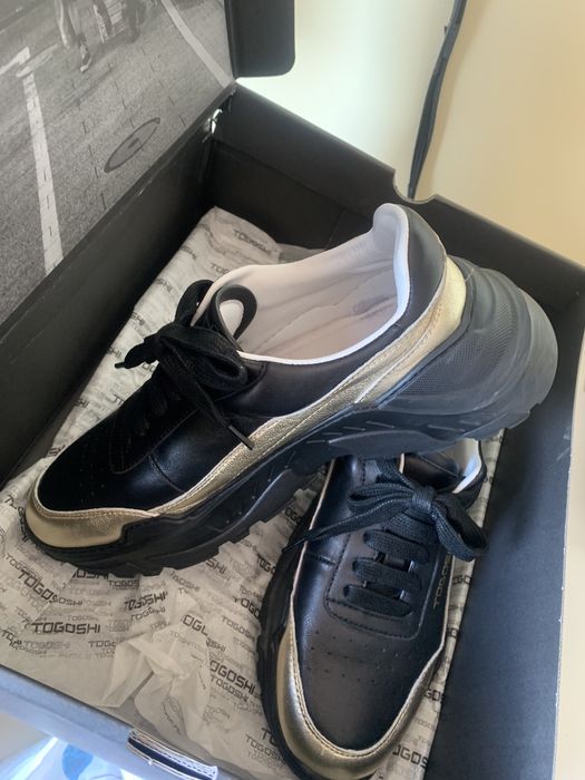 Дамски нови обувки