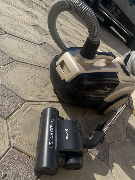 Пылесос vitek.