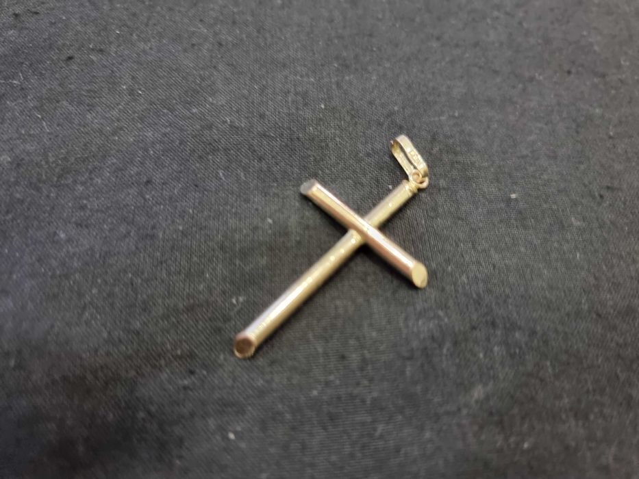 Златен кръст 2.72 гр.