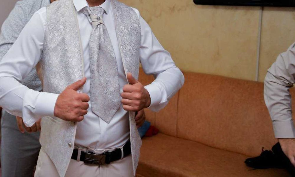 Costum de ginere