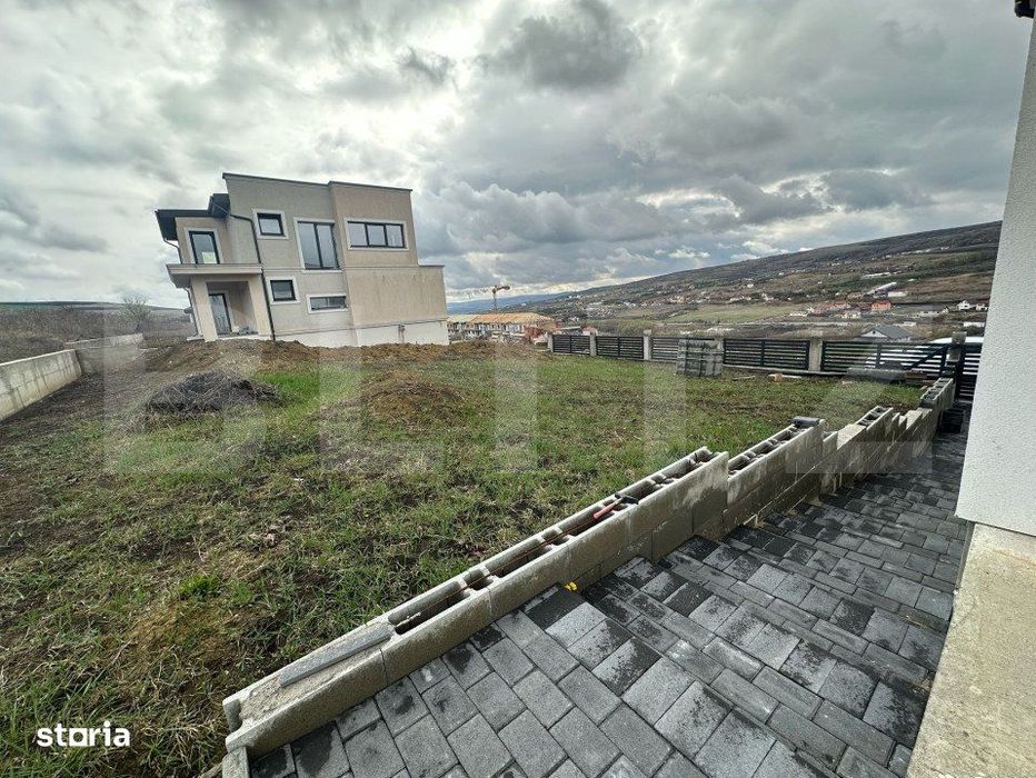 Casa individuala, 4 camere, 3 bai, garaj, zona Beta Residence