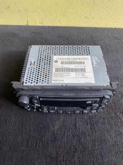 Radio CD Player Jeep Grand Cherokee An 2000/2005 Pret 300 lei