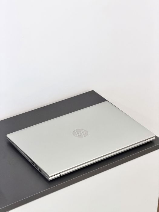 Продам ноутбук новой модели в отличном состоянии