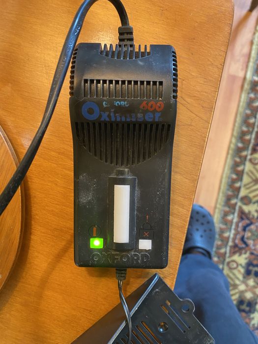 Incarcator pentru accumulator motocicleta