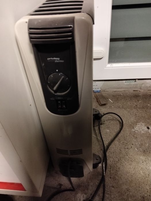 Vand radiator pe ulei marca PRIVILEG