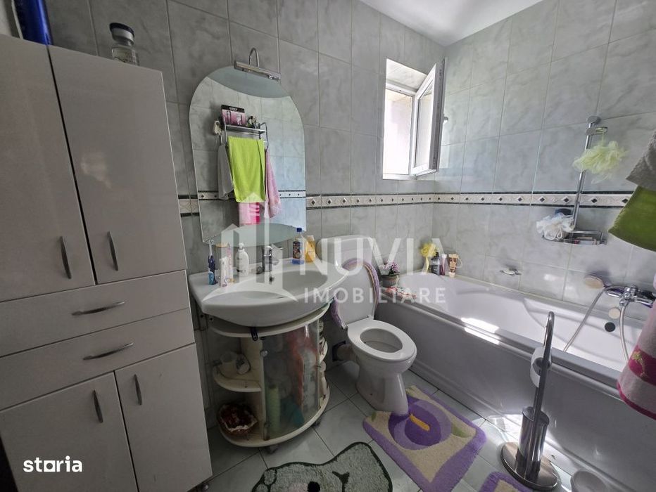 Casa cu 3 camere,90 mp,zona Centru