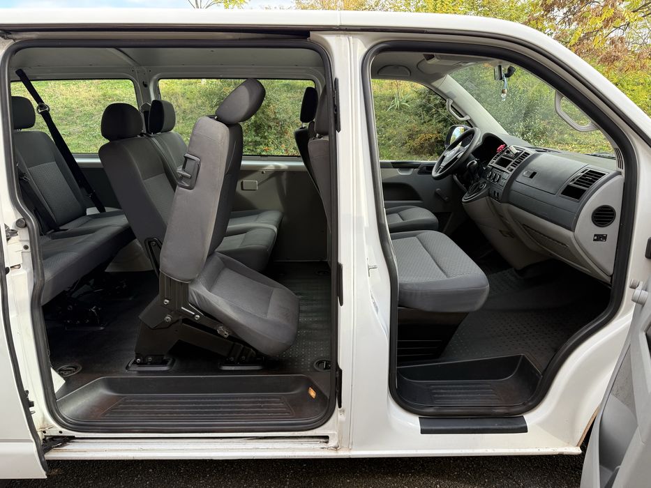 VW Transporter T5 2.0 Tdi 140 Cp Dsg cu 8+1 Locuri