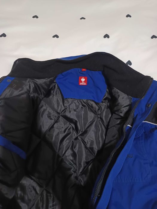 Vând ceasuri și geaca