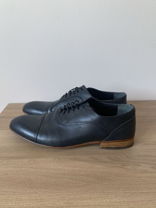 Pantofi de piele eleganti